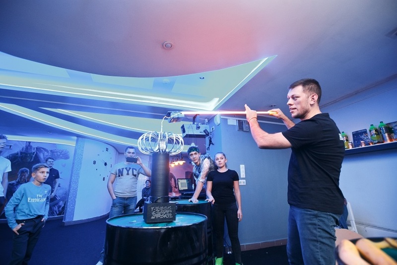 Шоу "Лаборатория во тьме"