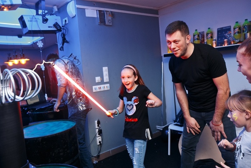 Шоу "Светящаяся лаборатория"