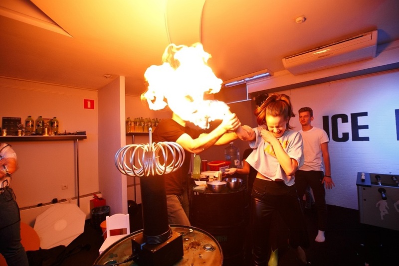 Шоу "Огненная лаборатория"